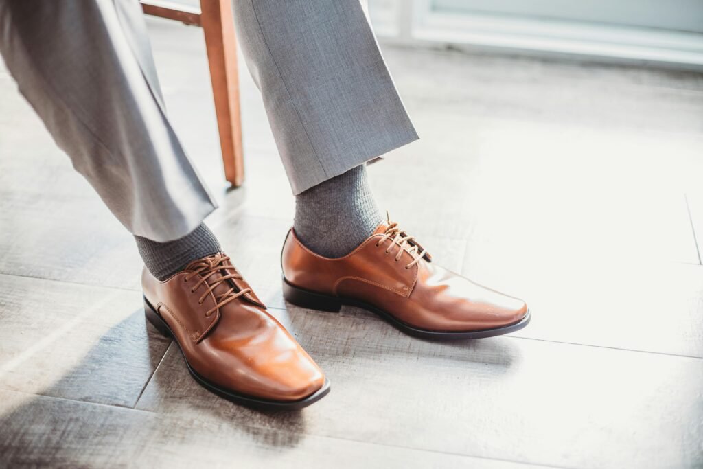Make classic businessman socks in neutral colours. 